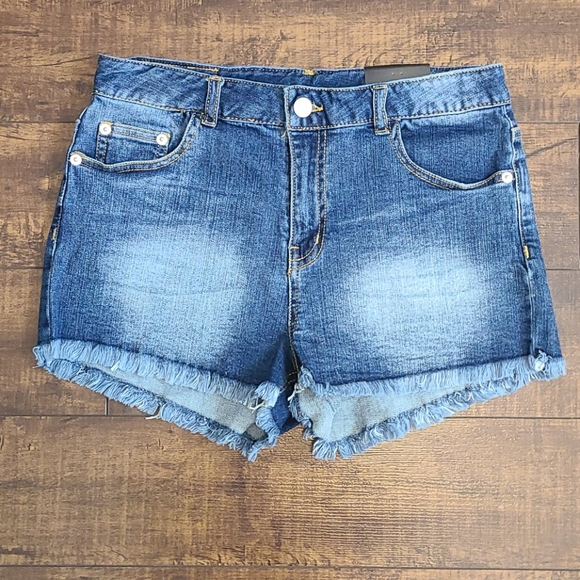 Medium Denim Shorts - Picture 1 of 6